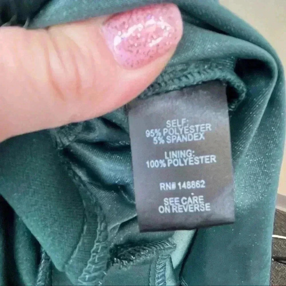 Torrid Emerald Green Velvet Wide Leg Sleeveless Jumpsuit Size 12 - Picture 8 of 10